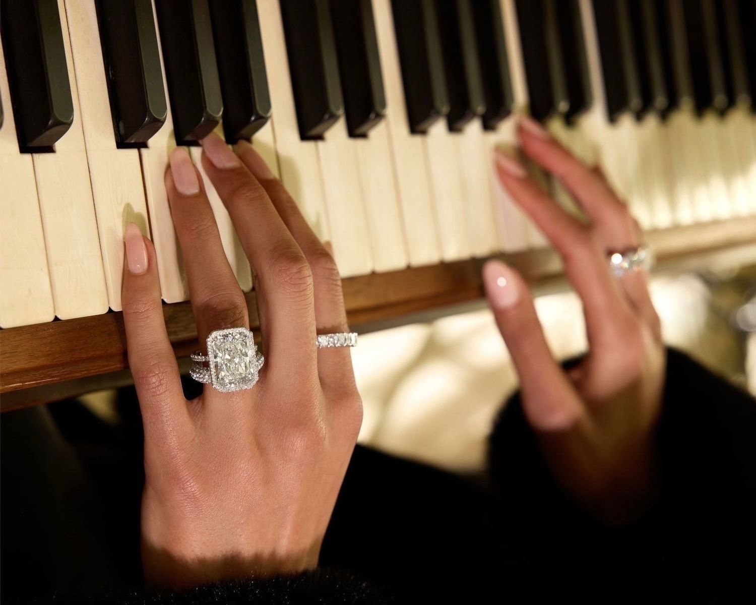 Cover image for Couronne de doigts et cercle de style